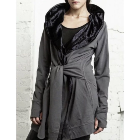 Nicholas K x Free People Sils Med Gray Black Velvet Hooded Wrap Cardigan Jacket - Picture 9 of 10